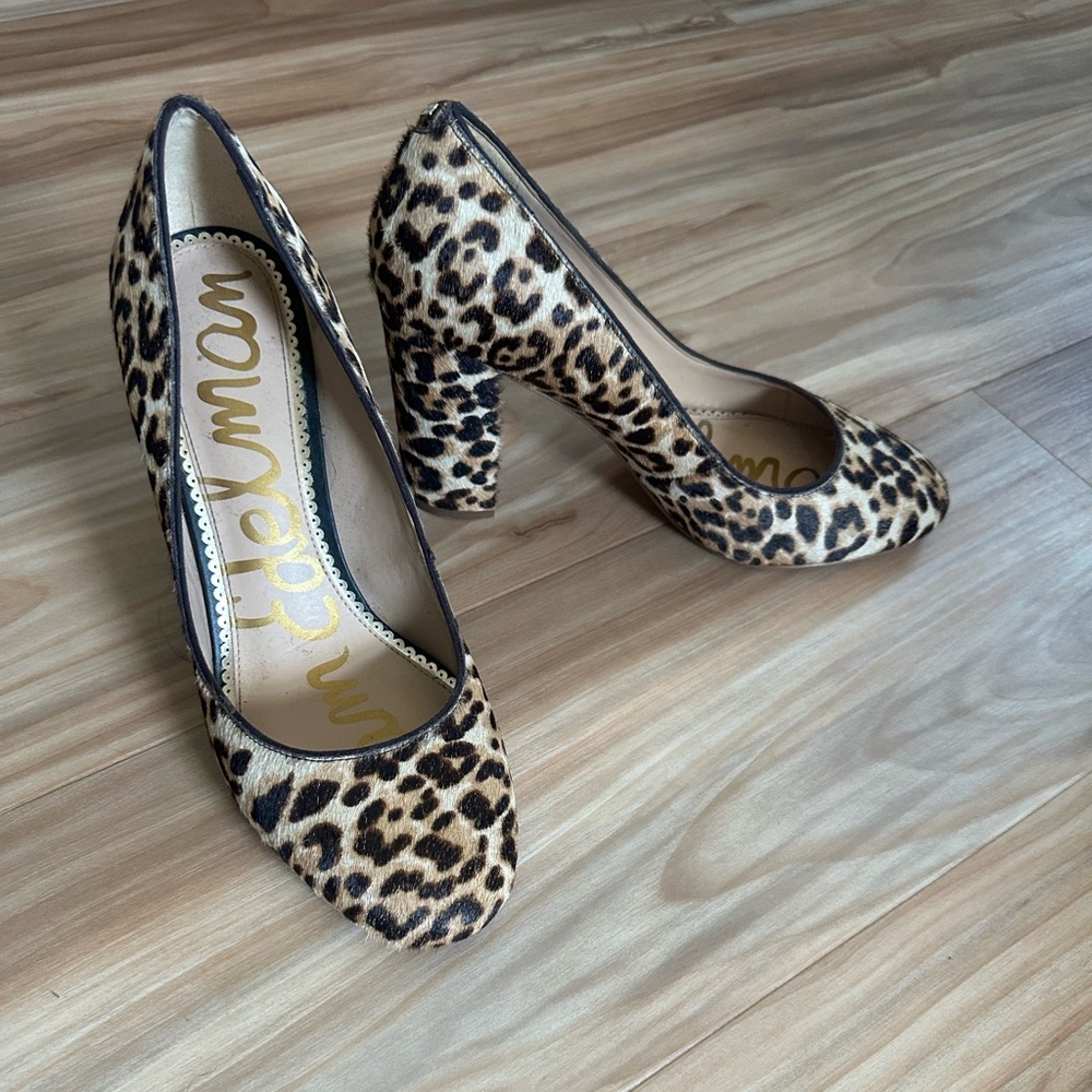 Sam Edelman 10 wide leopard block heel pump